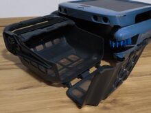 ... und durch eine Vorrichtung zu öffnen.