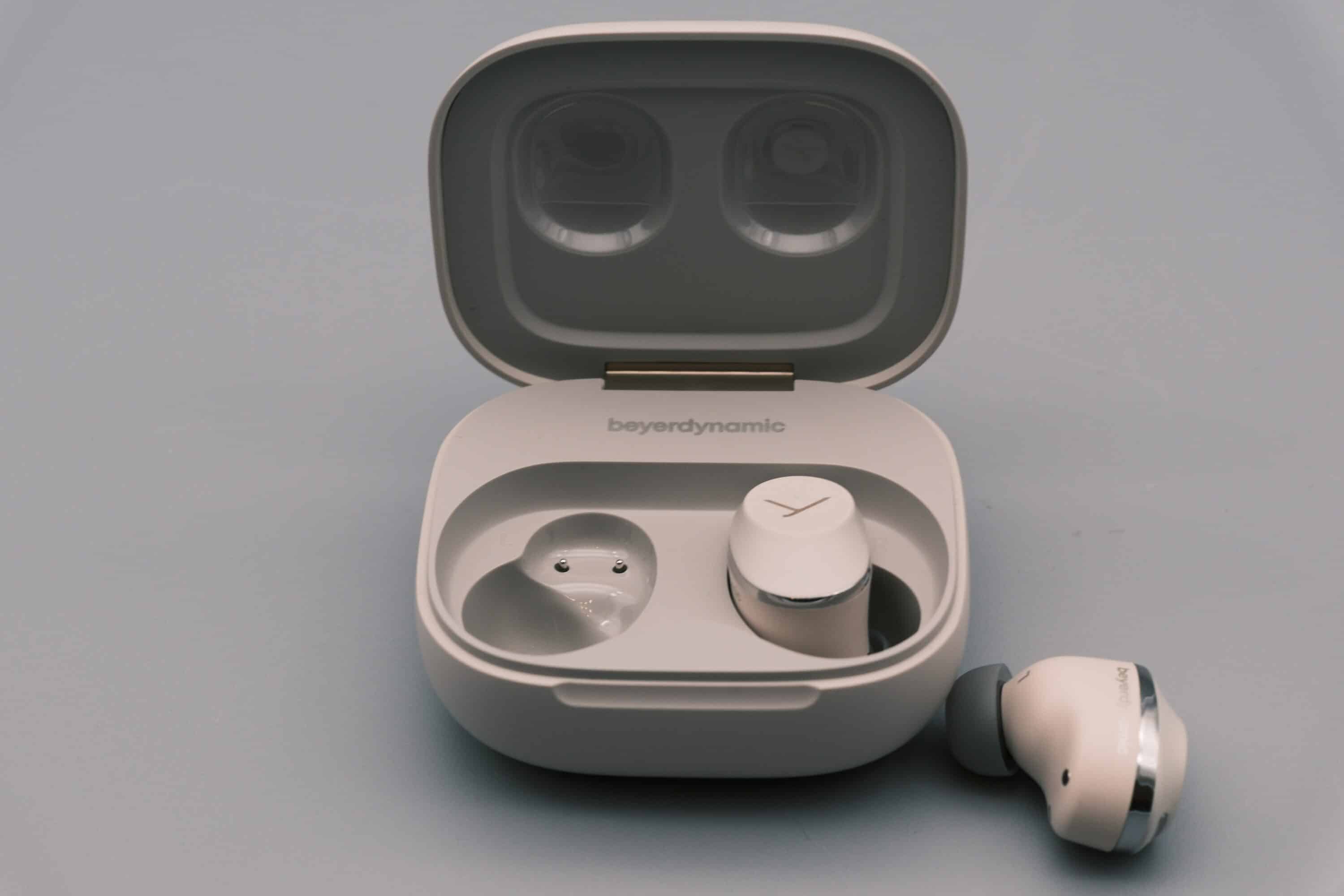 beyerdynamic Amiron 300