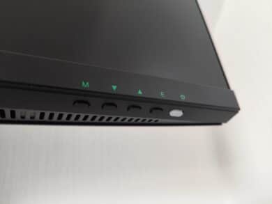 Die Bedienelemente des TITAN ARMY P32A2S2