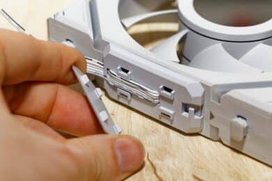 Kabelabdeckung wurde abgenommen