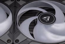 Die Vorderseite eines der Lüfter in Nahaufnahme