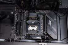 MSI X670e Tomahawk mit montiertem Liquid Freezer III 420 Kühler
