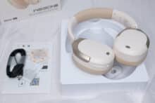 Entpackter Lieferumfang mit restlichem Verpackungsmaterial