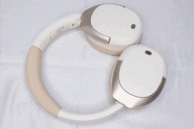 Nach innen kippbare Ohrmuscheln