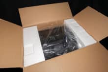 Der geöffnete Umkarton