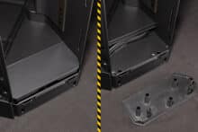 Eine abnehmbare Plastikabdeckung hinter dem Mesh-Panel vorne rechts für den Einbau von 420mm Radiatoren