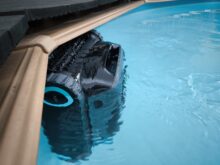 Die Reinigung erstreckt sich bis zur Wasserlinie.