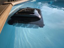 Auch der Poolrand wird angesteuert.