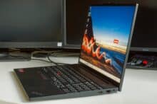 Lenovo Thinkpad E16 G2 Blickwinkeltest von der Seite