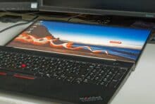 Lenovo Thinkpad E16 G2 Blickwinkeltest von unten