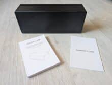 EcoFlow Zusatzakku mit Anleitung und Garantiekarte auf hellem Boden