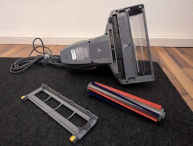 Unterseite des Jimmy BX7 Pro Max mit entnommener Bürste und Abdeckung