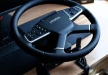 Base und Lenkrad montiert