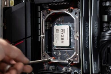 Metallrahmen zur Kühlerbefestigung