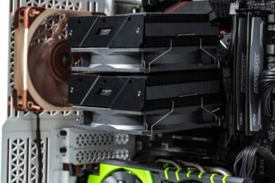 FSP MP7 Black in vertikaler Ausrichtung