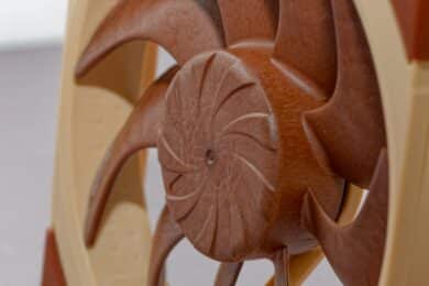 Mitte des Noctua NF-A12x25 G2