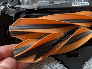 Detailaufnahme der beiden Hauptbürsten im Mova V50 Ultra