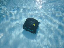 Nach der Bodenankunft wird mit der Reinigung begonnen.