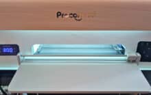 Montierter Folienschneider an der Vorderseite des Procolored P13 DTF-Druckers