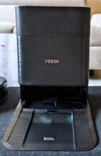 Vorderansicht der geschlossenen Yeedi S16 Plus OMNI-Station